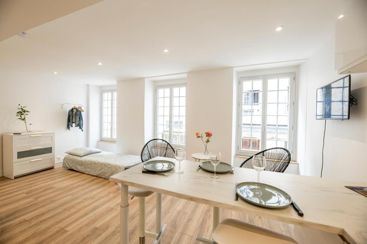 Quartier Du Chateau, Superbe Appartement Avec Parking Pau Exterior foto