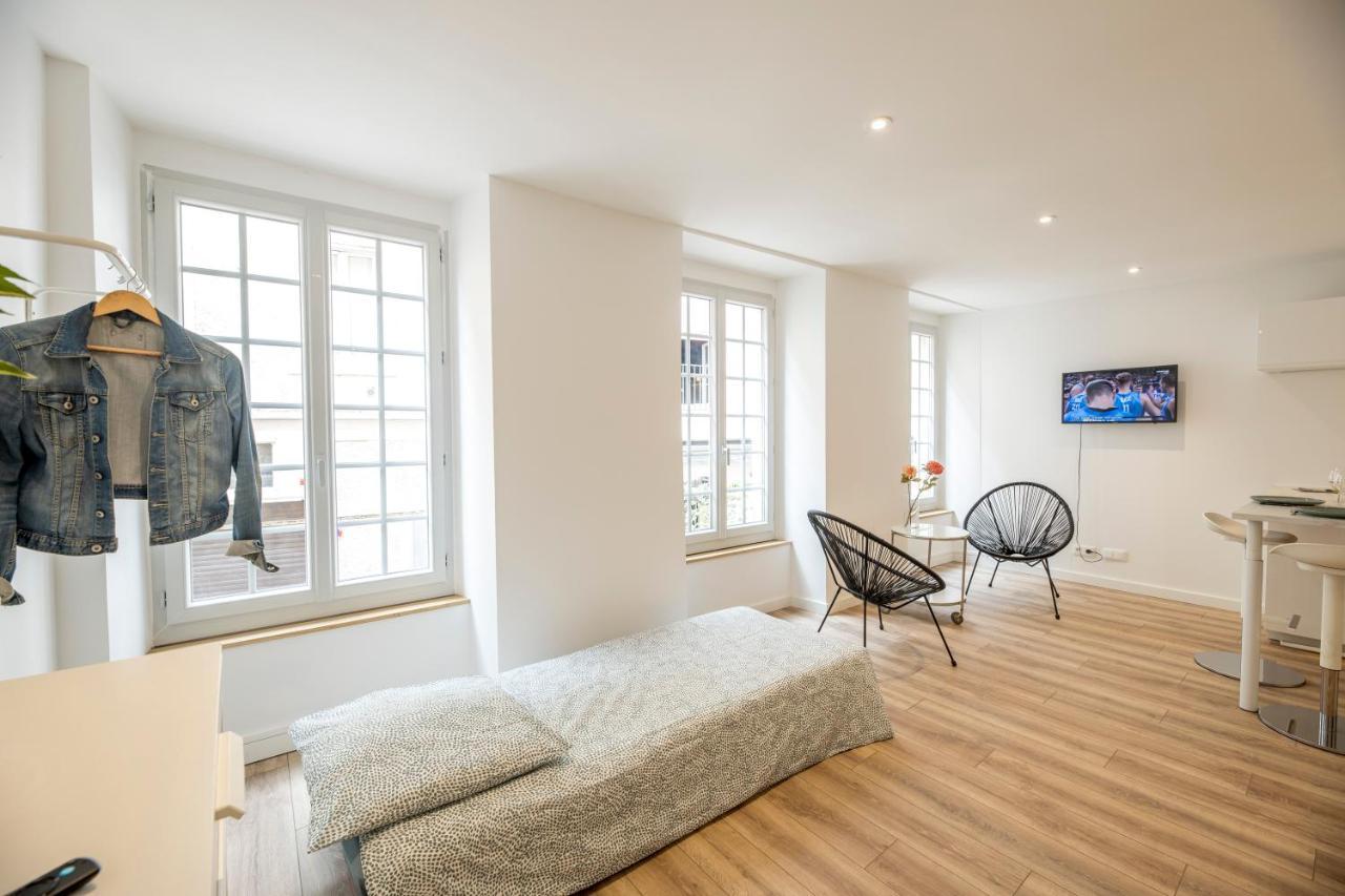 Quartier Du Chateau, Superbe Appartement Avec Parking Pau Exterior foto