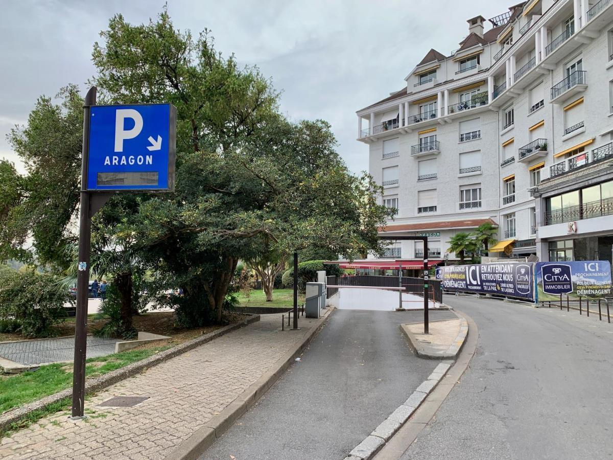 Quartier Du Chateau, Superbe Appartement Avec Parking Pau Exterior foto
